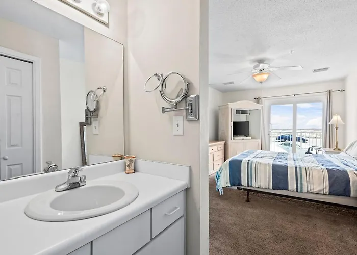 The East Classic Ground Floor Convenience * Gulf Shores